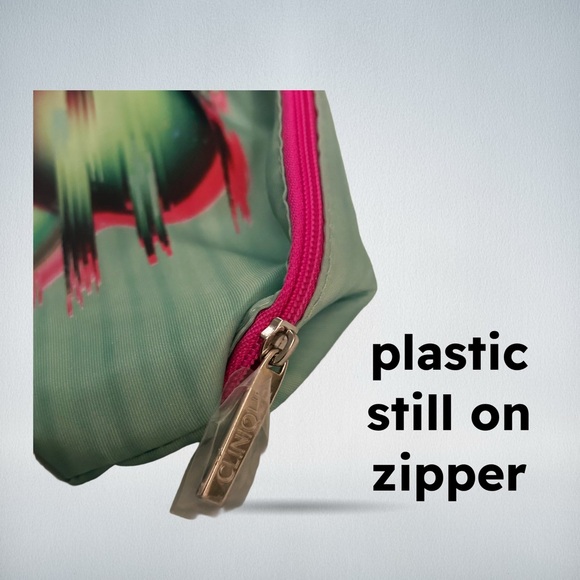 *🆕*NWOT* CLINIQUE | Green rectangular fabric makeup pouch with pink zip - Picture 11 of 12